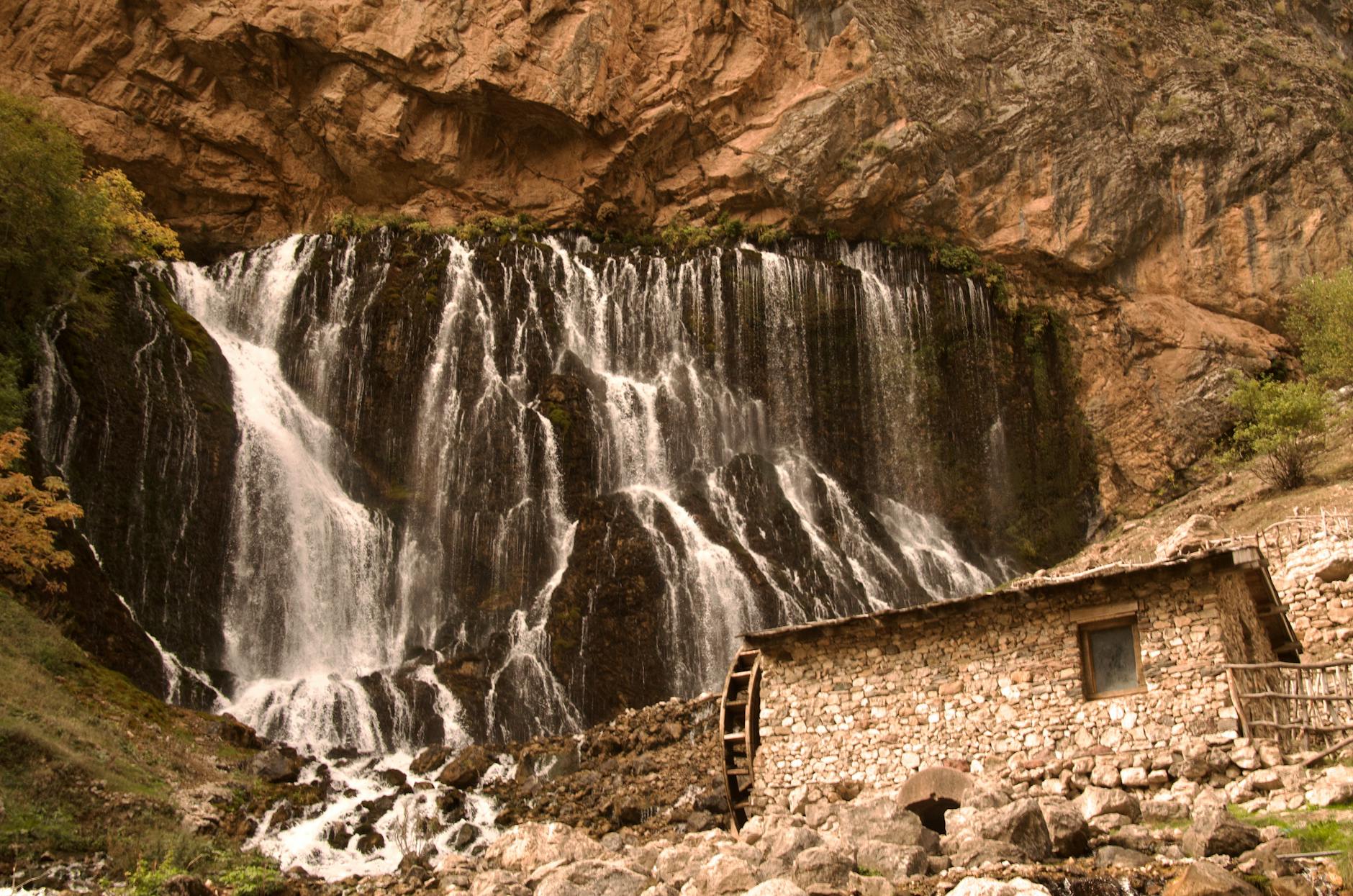 Bingöl Waterfall